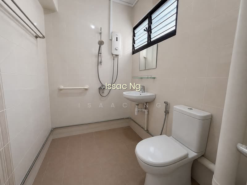 166 TAMPINES STREET 12 photo 3
