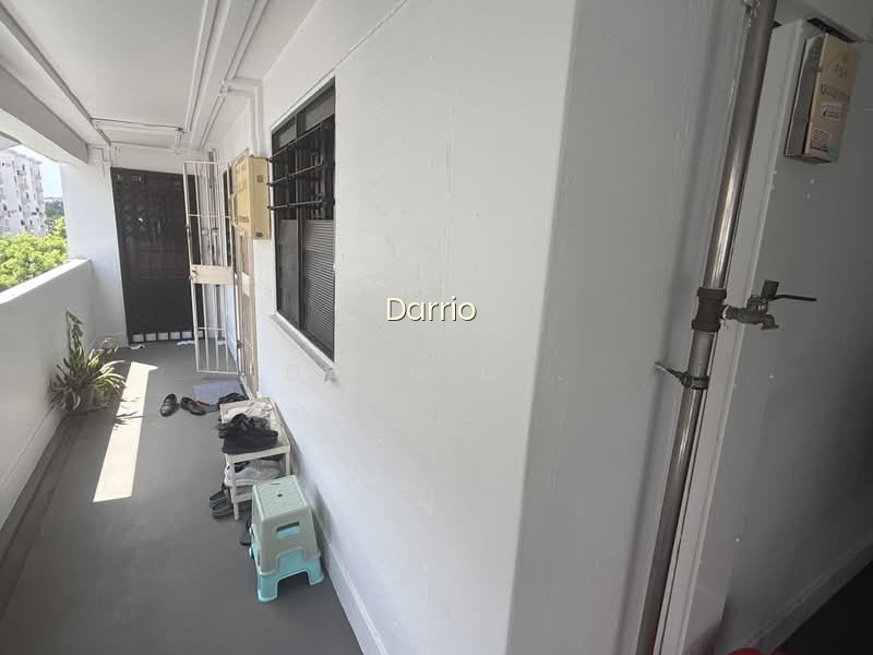 20 DOVER CRESCENT photo 2
