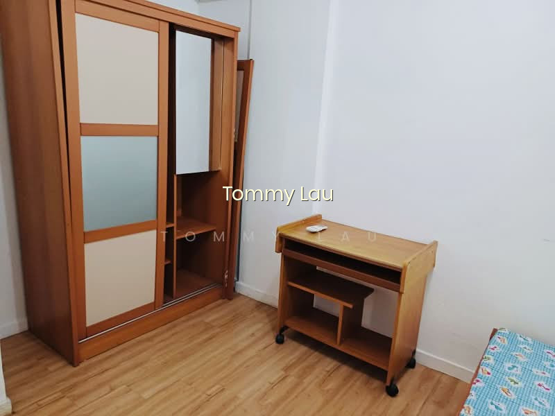 684 HOUGANG AVENUE 8