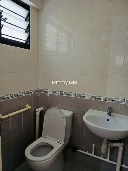 684 HOUGANG AVENUE 8 photo 2