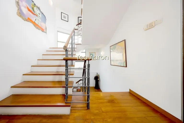C.h.e.a.p Corner Terrace for Sale D14 image 1 of 10