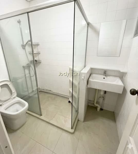 542 SERANGOON NORTH AVENUE 4 photo 2
