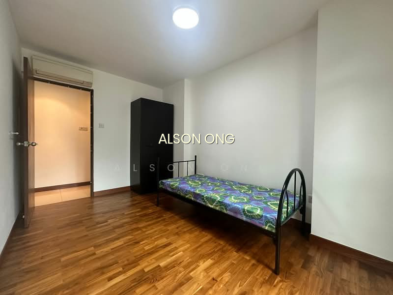 296 PUNGGOL CENTRAL photo 6