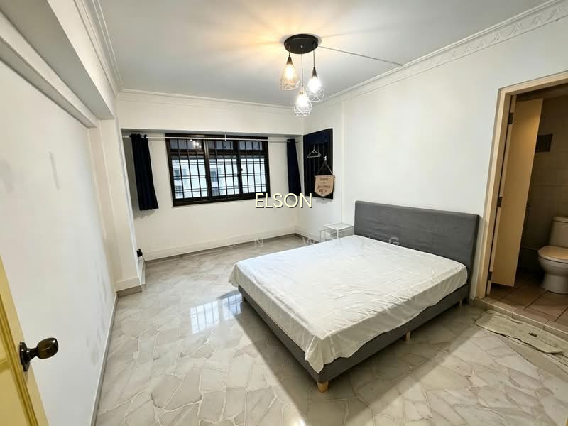 324 SEMBAWANG CLOSE photo 3