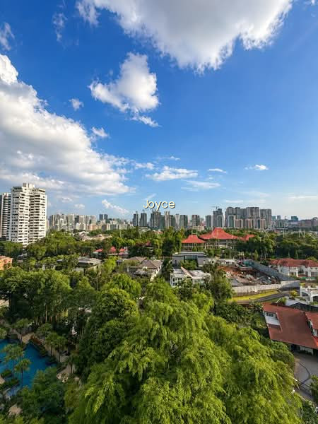 SUPER CHEAP FREEHOLD 4 BEDROOMS UNBLOCKED GCB VIEW D10 FOR SALE! image 1 of 4
