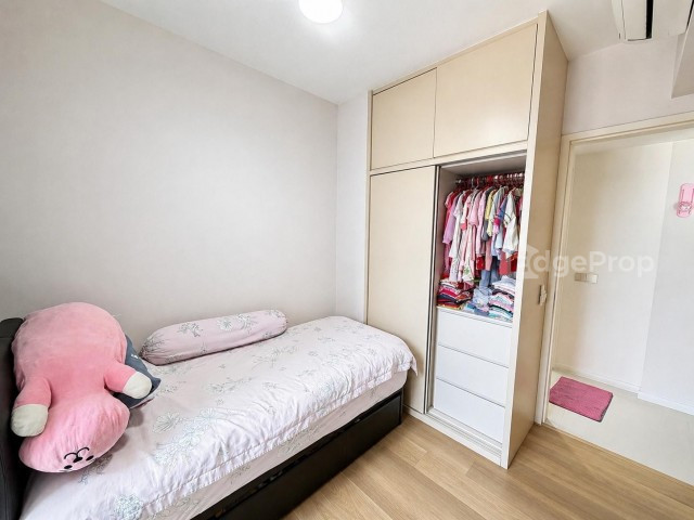 THE LAKEFRONT RESIDENCES photo 5