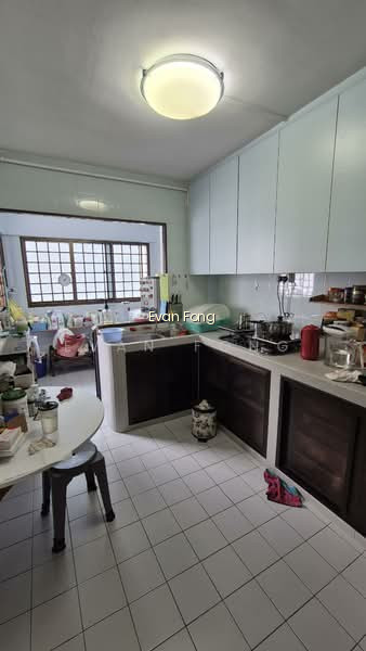 329 SEMBAWANG CLOSE image 1 of 8