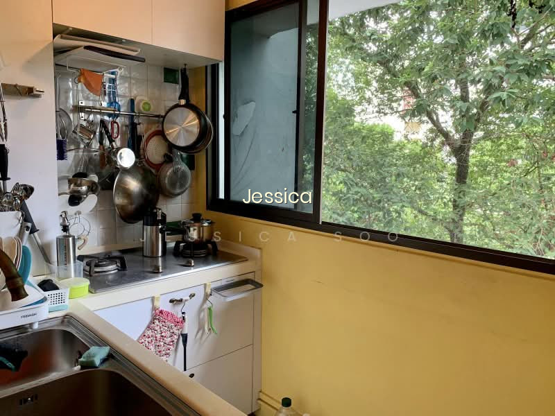232 COMPASSVALE WALK photo 3
