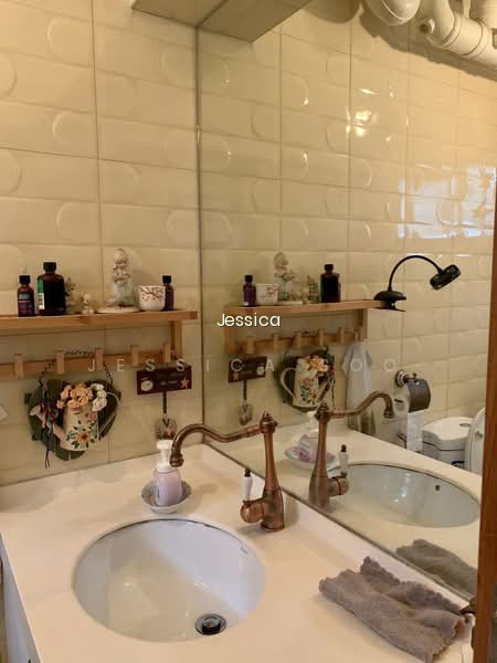 232 COMPASSVALE WALK photo 6
