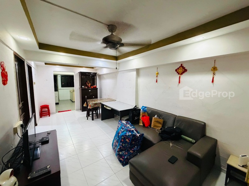 211 BOON LAY PLACE photo 3