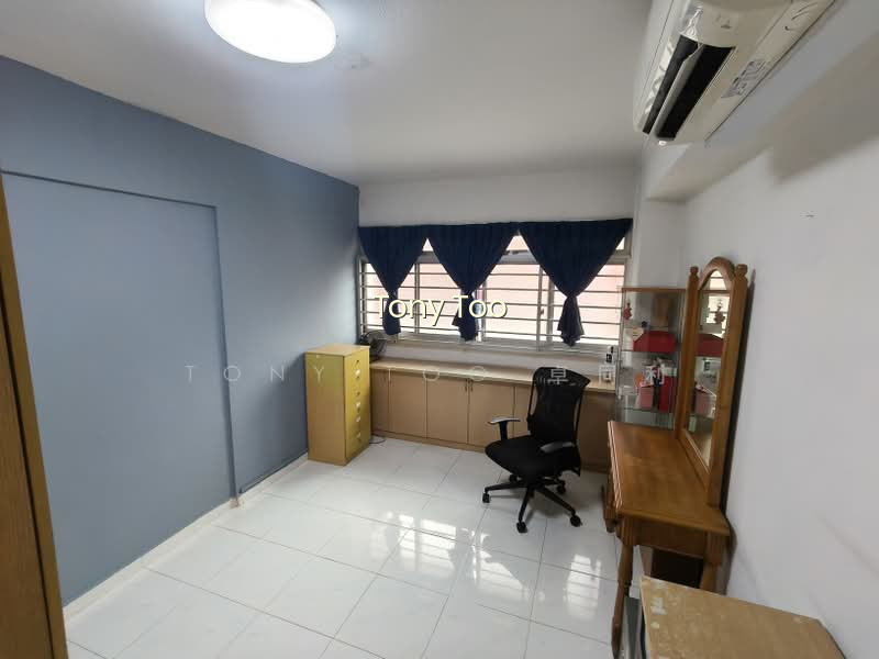 88 REDHILL CLOSE photo 3