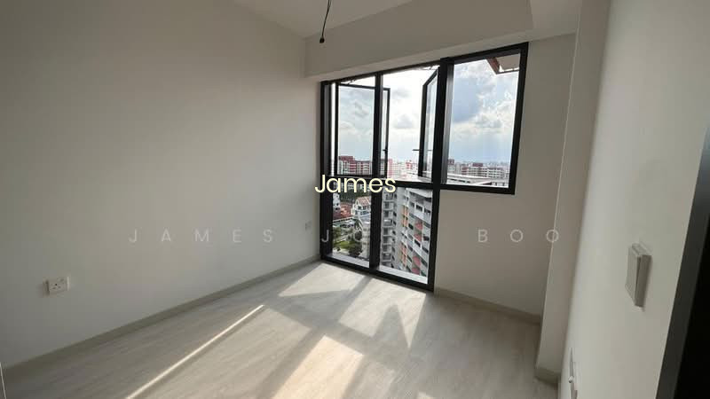 RIVERFRONT RESIDENCES photo 3