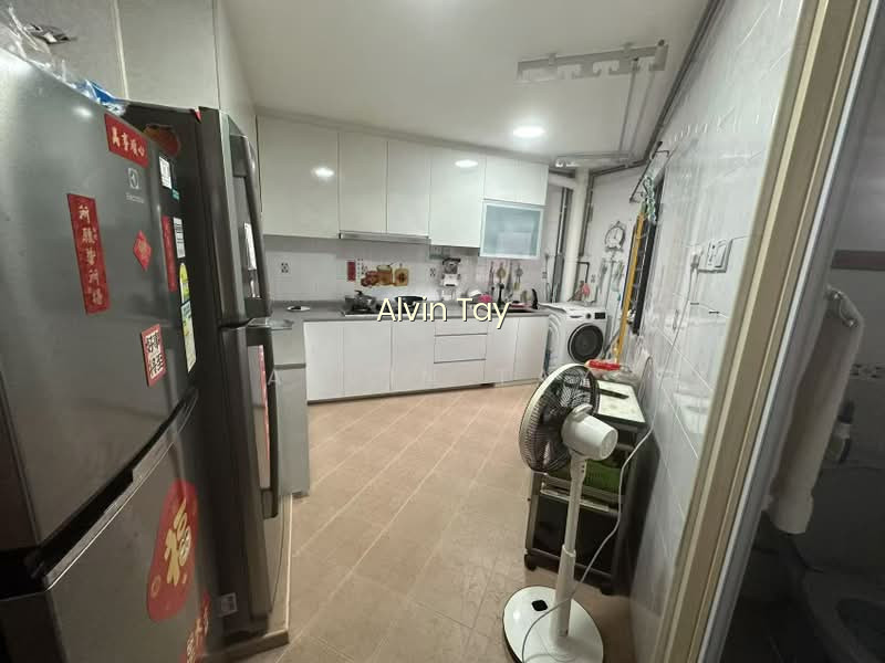 290A COMPASSVALE CRESCENT photo 5