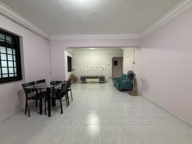 330 SEMBAWANG CLOSE photo 2