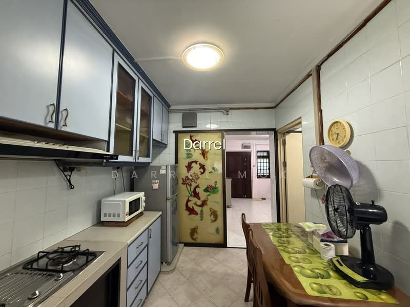 330 SEMBAWANG CLOSE photo 3
