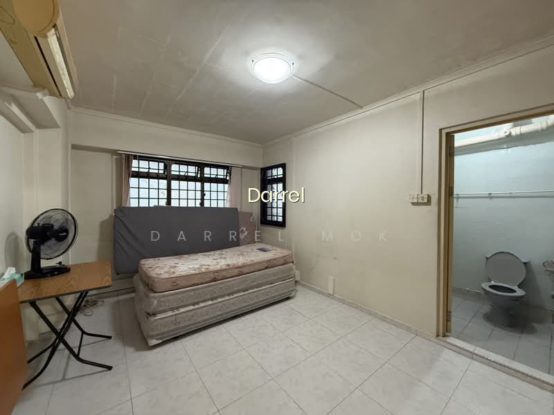 330 SEMBAWANG CLOSE photo 5