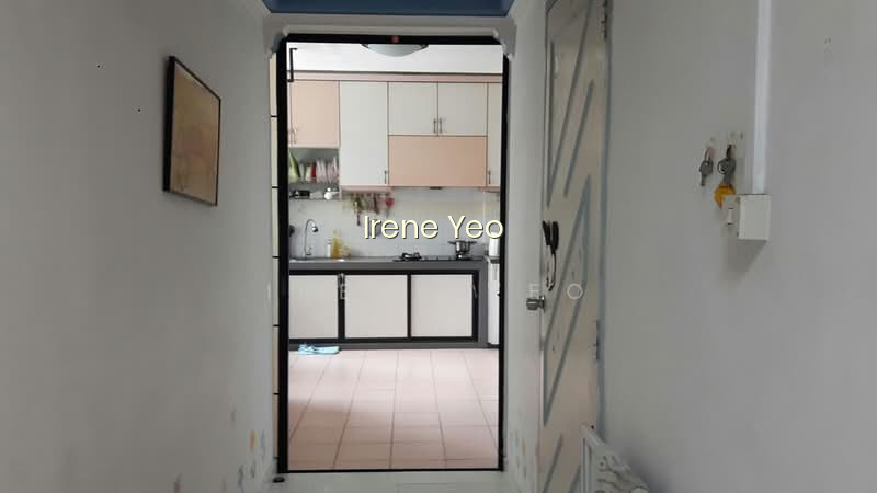 385 TAMPINES STREET 32 photo 4