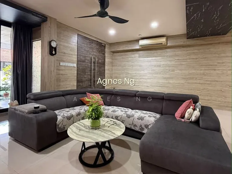 LANDED7772@KOVAN Vicinity Nicely Renovated Terrace image 1 of 8