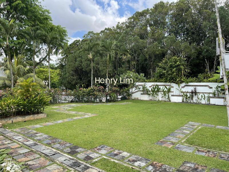 Brizay Park image 1 of 6