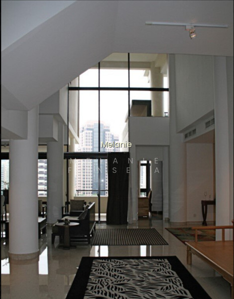THE COLONNADE photo 3