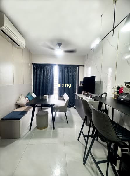 RIVERFRONT RESIDENCES photo 2