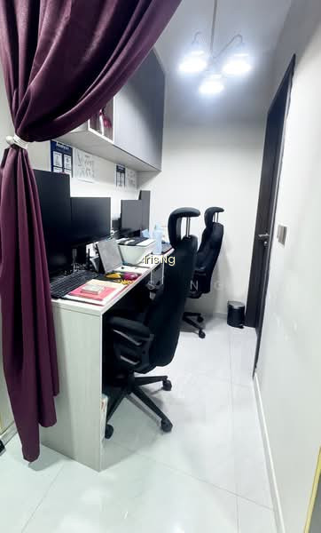 RIVERFRONT RESIDENCES photo 4