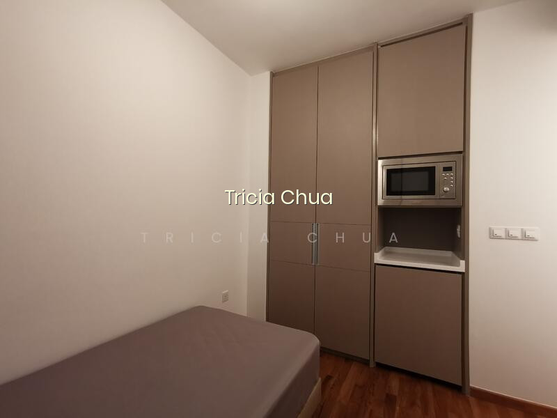 SOPHIA HILLS photo 3