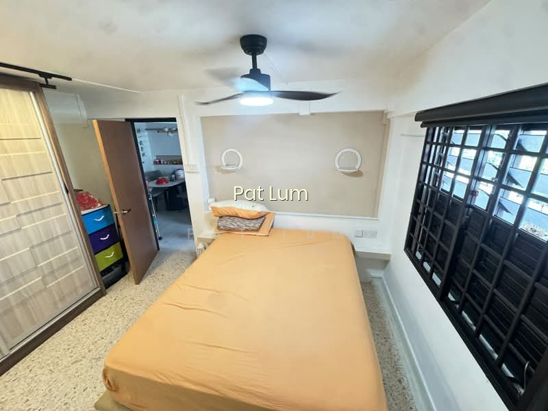 75 WHAMPOA DRIVE image 1 of 8