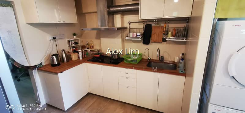 215 BOON LAY PLACE photo 5