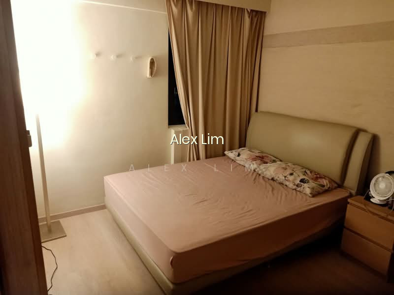 215 BOON LAY PLACE photo 6