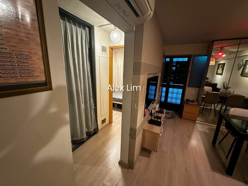 215 BOON LAY PLACE photo 3
