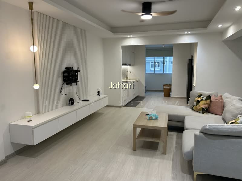 BLK 868 TAMPINES photo 2