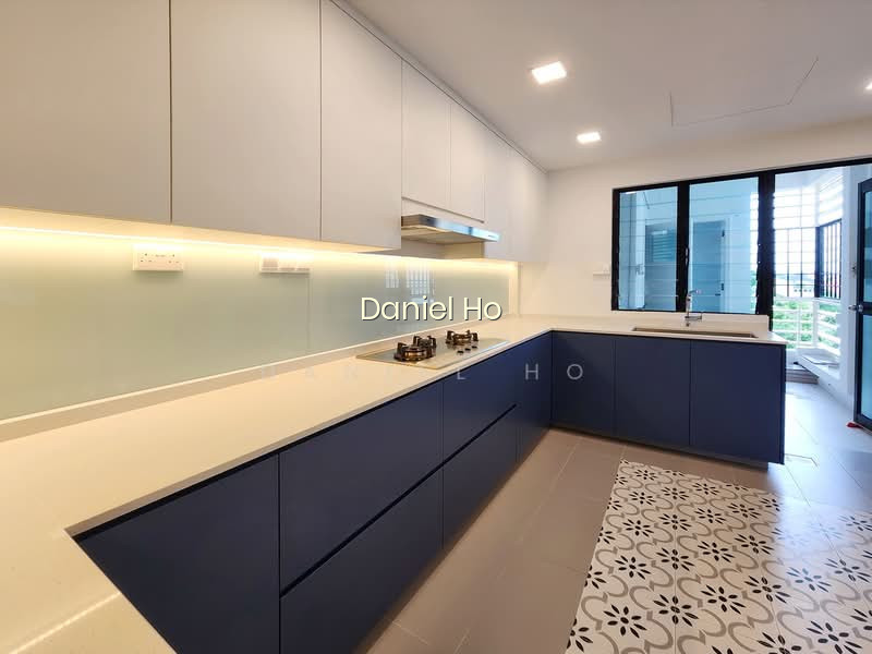 PARK EAST 6