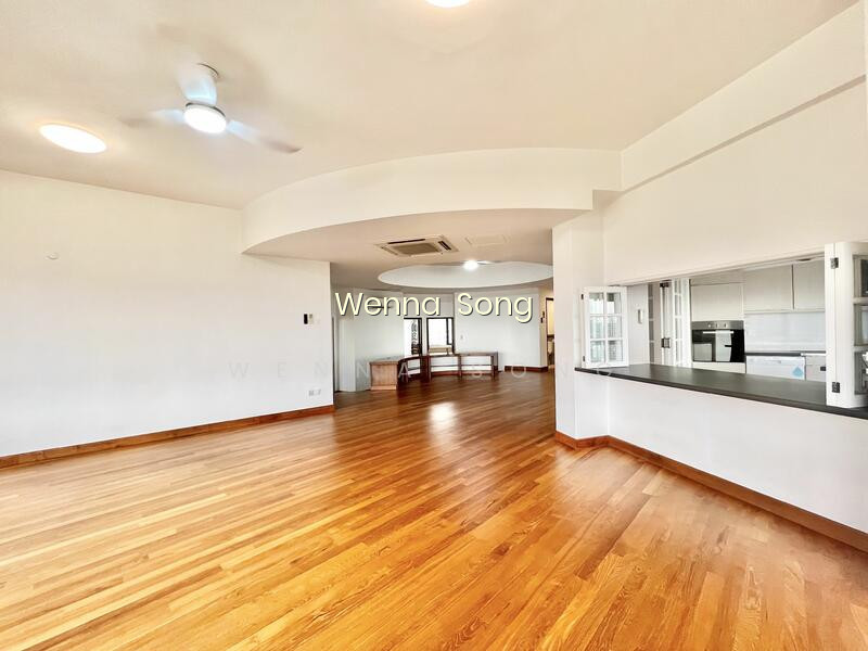 FREEHOLD CONDO NEAR ORCHARD ROAD photo 4