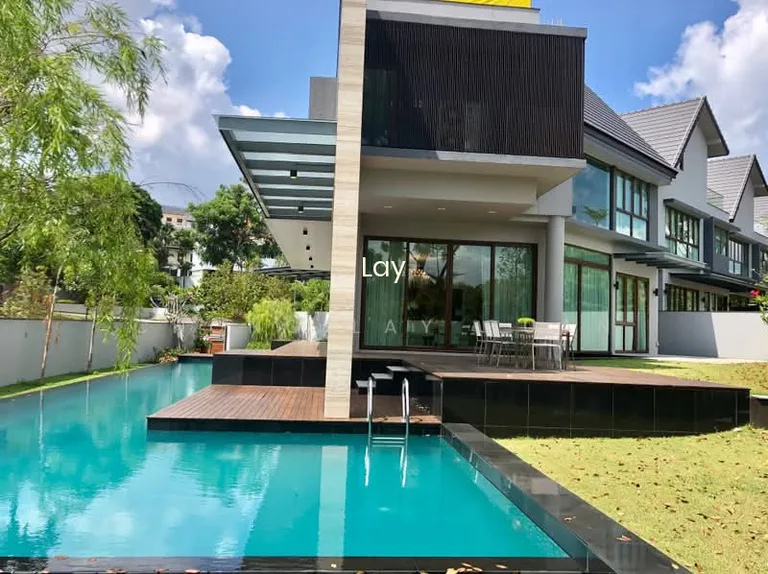 Modern Bungalow Near to Macritchie Reservoir image 1 of 10