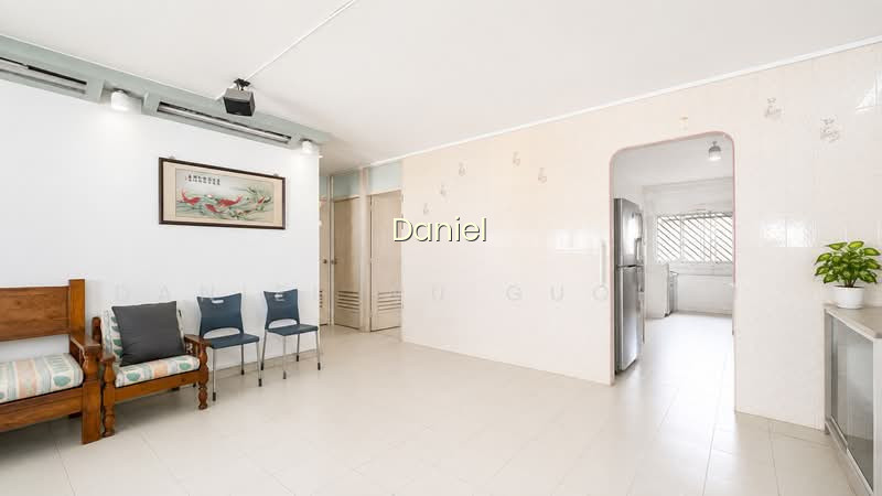 393 YISHUN AVENUE 6 image 1 of 10