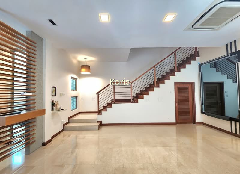 ⭐CONTEMPORARY ELEGANCE⭐ ☎ KARIS 胡家仪 8100.5550 image 1 of 4