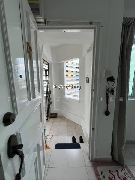 222 SERANGOON AVENUE 4 photo 3