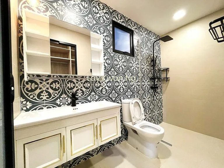 Serangoon Garden - Rare & Move-In Condition Single Storey Terrace image 1 of 7