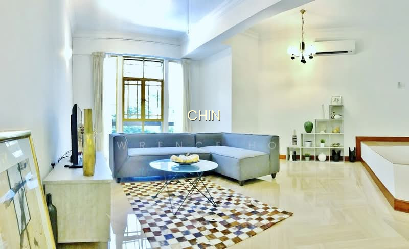 ORANGE REGENCY photo 4