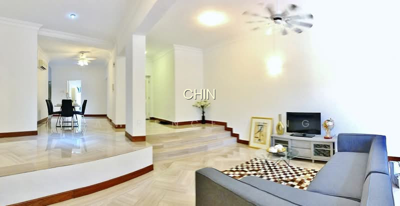 ORANGE REGENCY photo 6