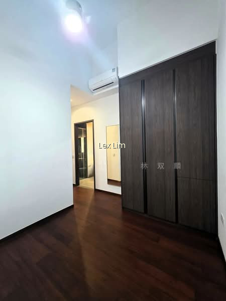 MIDTOWN MODERN 10