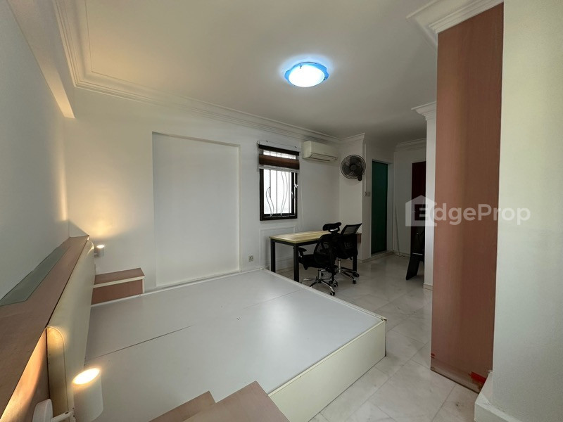492 ADMIRALTY LINK photo 2