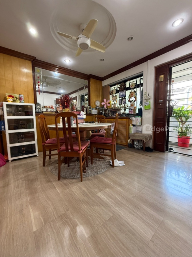 232 COMPASSVALE WALK photo 2