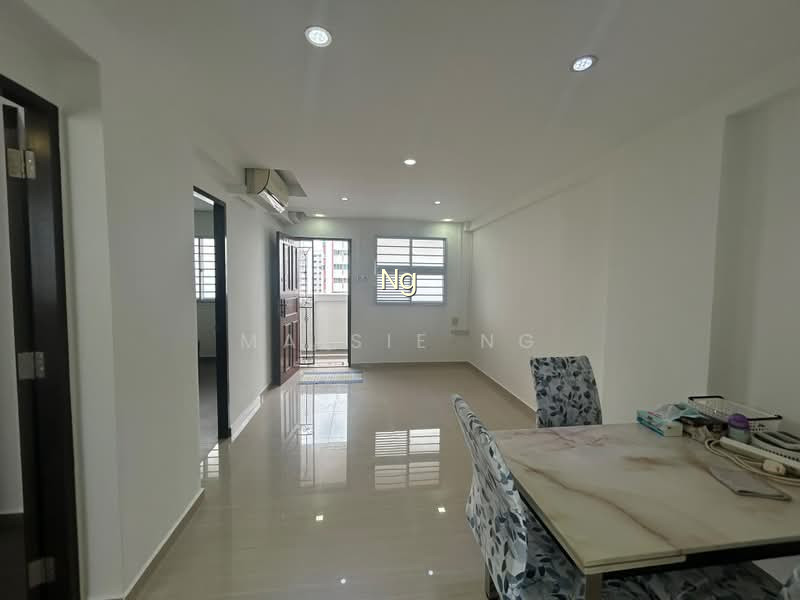 652 HOUGANG AVENUE 8 photo 2
