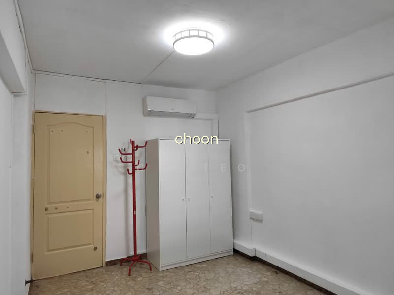 304 CLEMENTI AVENUE 4 photo 2