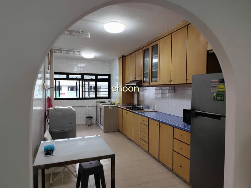 304 CLEMENTI AVENUE 4 photo 3