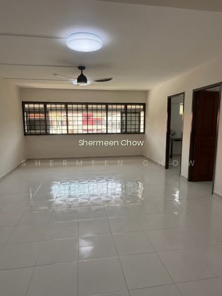 384 TAMPINES STREET 32 photo 2