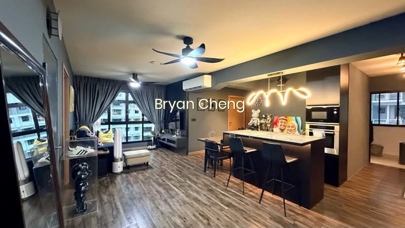 419A NORTHSHORE DRIVE image 1 of 10