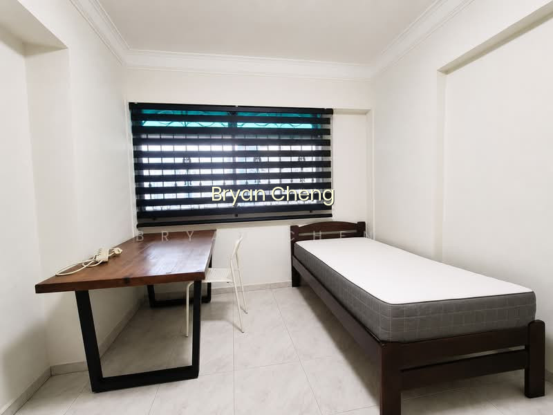 334 SEMBAWANG CLOSE image 1 of 8